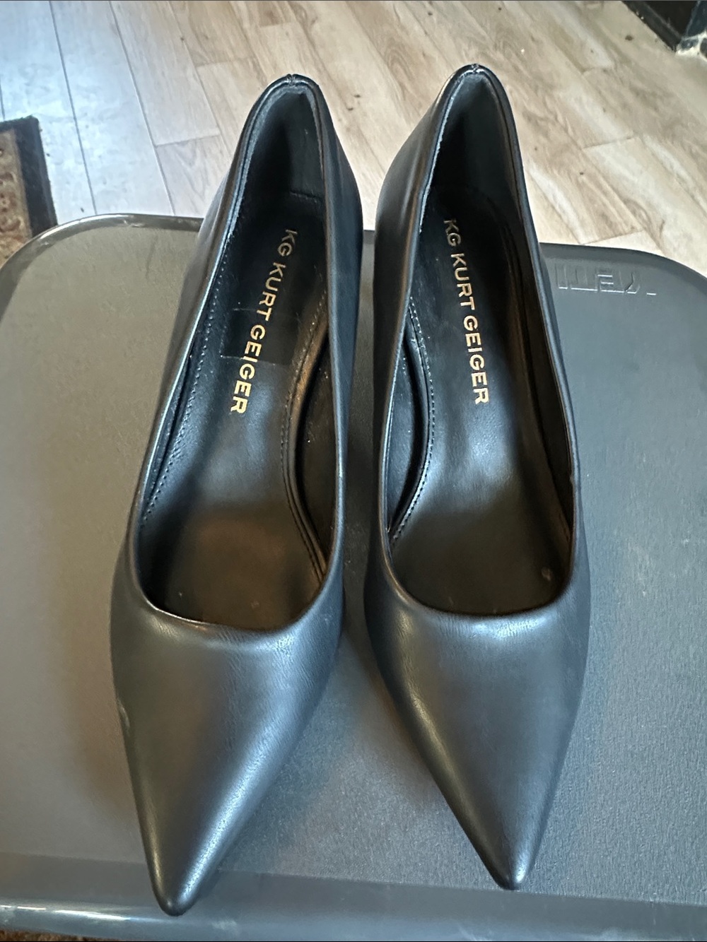 Kurt Geiger Black Pointed Toe Leather Pumps